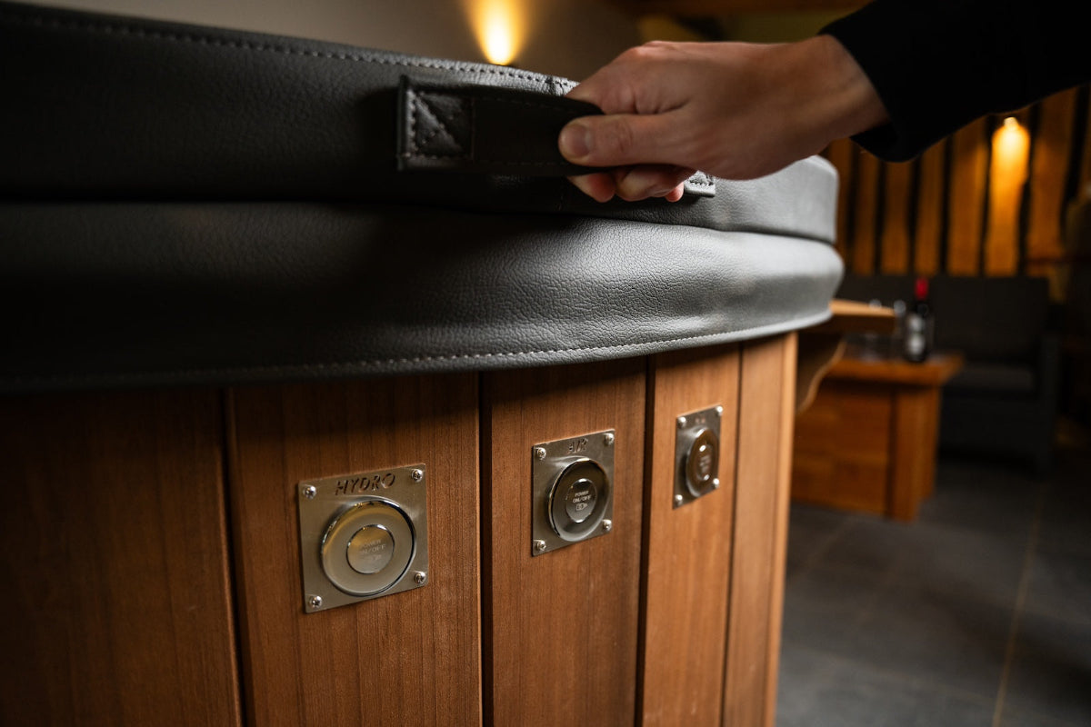 Hottub met inklapbaar thermodeck